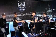 IG战胜FPX，中单选手发挥关键